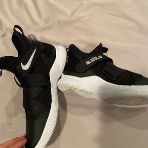 NIKE LEBRON SOLDIER 12